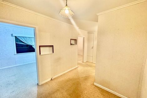 Photo of property in 45 Woodford Avenue, Henderson, Auckland, 0610