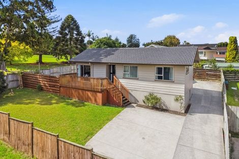Photo of property in 2 Marvon Downs Avenue, Pakuranga Heights, Auckland, 2010