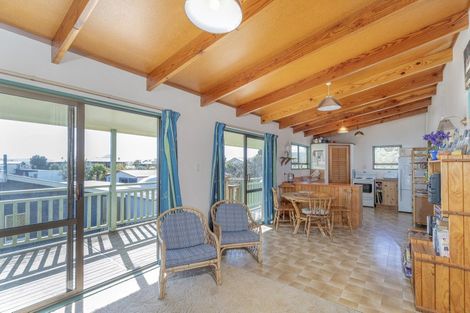 Photo of property in 20 Oyster Drive, Cooks Beach, Whitianga, 3591