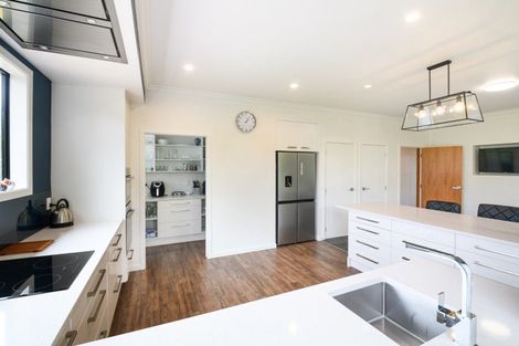 Photo of property in 9 Awatea Terrace, Hokowhitu, Palmerston North, 4410