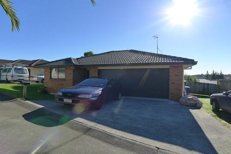Photo of property in 9 Plumstead Rise, Glen Eden, Auckland, 0602