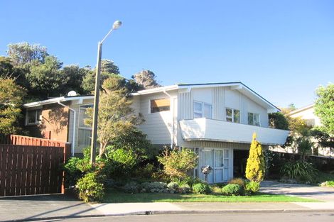 Photo of property in 18 Burdendale Grove, Churton Park, Wellington, 6037