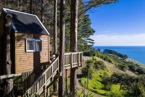 Photo of property in 380 Whaanga Road, Raglan, 3297