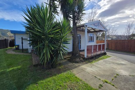 Photo of property in 2 Somme Road, Silverstream, Upper Hutt, 5019