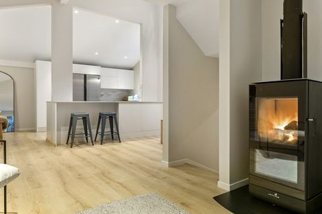 Photo of property in 1/24 Ridgewood Crescent, Birkenhead, Auckland, 0626