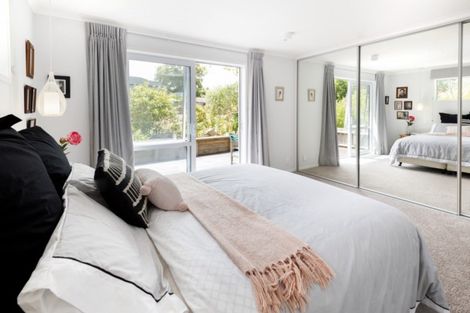 Photo of property in 70 Beach Road, Mellons Bay, Auckland, 2014