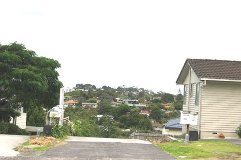 Photo of property in 2/5 Erica Road, Sunnynook, Auckland, 0620