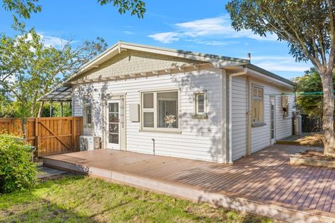 Photo of property in 86 Corson Avenue, Beckenham, Christchurch, 8023