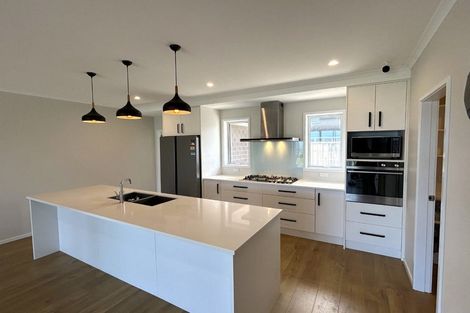 Photo of property in 2 Tutoko Place, Aotea, Porirua, 5024