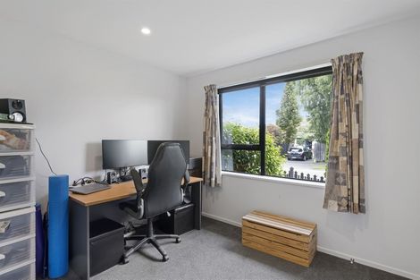 Photo of property in 27 Momorangi Crescent, Redwood, Christchurch, 8051