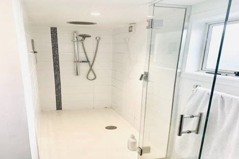 Photo of property in 11 Selleck Street, Mount Pleasant, Christchurch, 8081