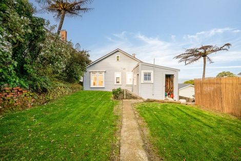 Photo of property in 44 Mills Road, Brooklyn, Wellington, 6021