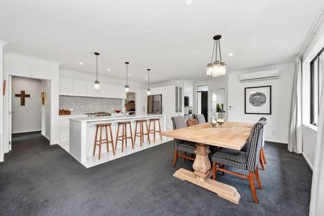 Photo of property in 230 Cumberland Drive, Flagstaff, Hamilton, 3210