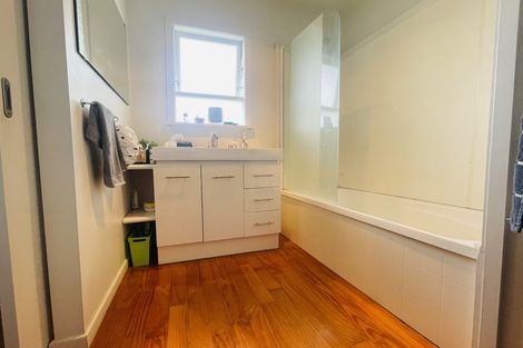 Photo of property in 9 Dolbear Street, Titirangi, Auckland, 0604