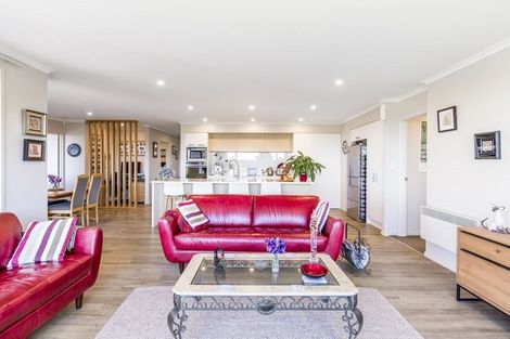 Photo of property in 16 Ruth Craig Place, Stanmore Bay, Whangaparaoa, 0932