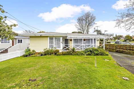 Photo of property in 23 Beaumonts Way, Manurewa, Auckland, 2102
