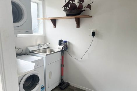 Photo of property in 2 Cushla Place, Massey, Auckland, 0614