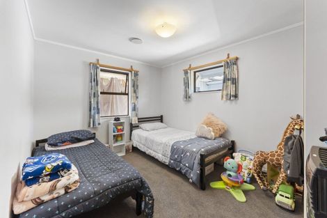 Photo of property in 2/10 Wilford Street, Wallaceville, Upper Hutt, 5018