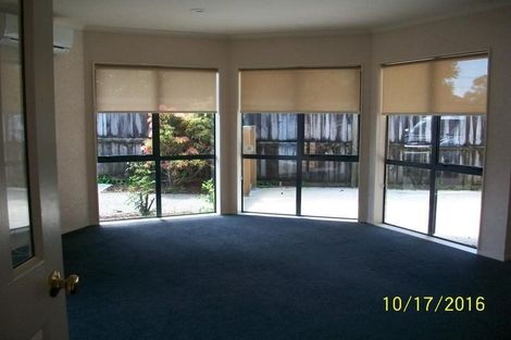 Photo of property in 1/72 Swanson Road, Henderson, Auckland, 0610