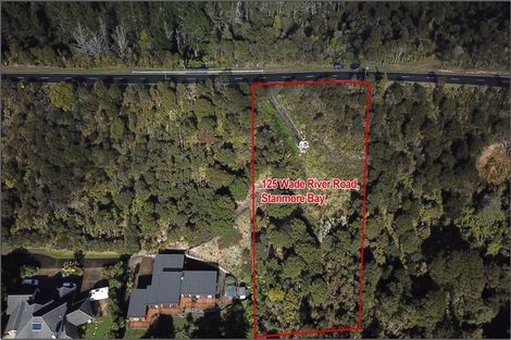 Photo of property in 125 Wade River Road, Stanmore Bay, Whangaparaoa, 0932