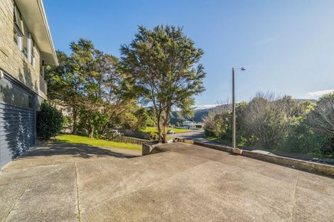Photo of property in 110 Holborn Drive, Stokes Valley, Lower Hutt, 5019