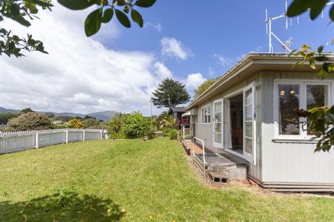 Photo of property in 21 Renown Road, Raumati South, Paraparaumu, 5032
