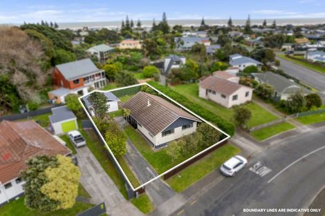 Photo of property in 99 Norfolk Crescent, Otaki Beach, Otaki, 5512