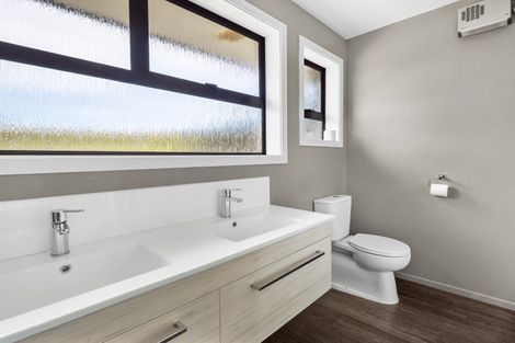 Photo of property in 12 Masham Road, Broomfield, Christchurch, 8042