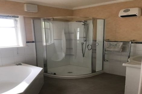 Photo of property in 37 Tio Tio Road, Miramar, Wellington, 6022