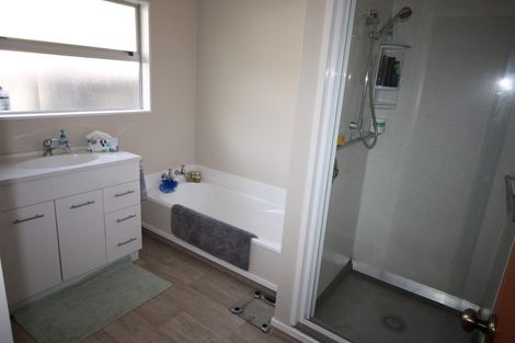 Photo of property in 11 Newton Place, Westbrook, Palmerston North, 4412