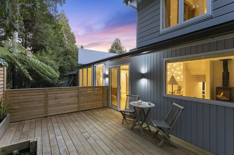 Photo of property in 1/24 Ridgewood Crescent, Birkenhead, Auckland, 0626