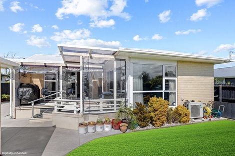 Photo of property in 15 Waratah Street, Avondale, Christchurch, 8061