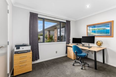 Photo of property in 73 Aotea Drive, Aotea, Porirua, 5024