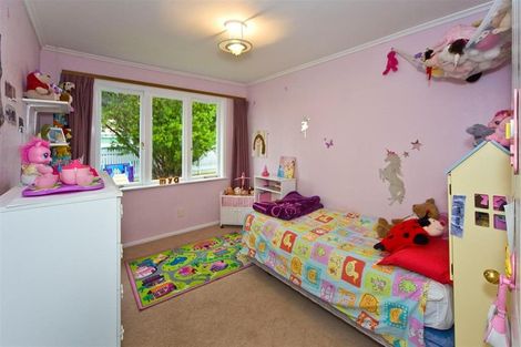 Photo of property in 6 Grainger Road, Te Atatu South, Auckland, 0610