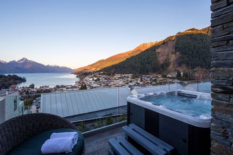 Photo of property in 55c Kent Street, Queenstown, 9300
