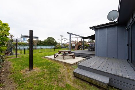 Photo of property in 12 Domain Road, Haumoana, 4102