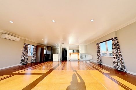 Photo of property in 101 Sunnyside Road, Sunnyvale, Auckland, 0612