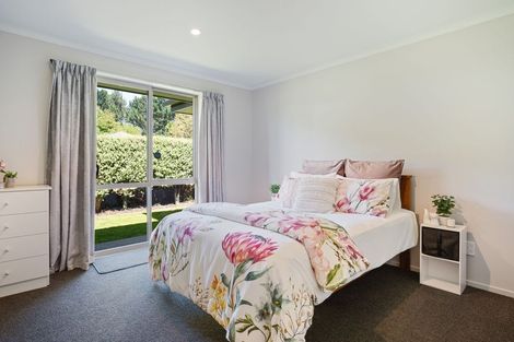 Photo of property in 8 Hoihere Place, Parklands, Christchurch, 8083