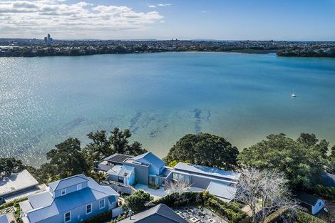 Photo of property in 10a First Avenue, Stanley Point, Auckland, 0624