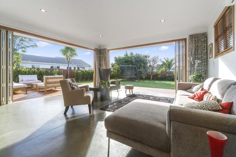 Photo of property in 36 Totara Road, Te Atatu Peninsula, Auckland, 0610