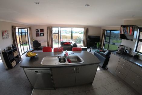 Photo of property in 3 Nevada Way, Kelvin Grove, Palmerston North, 4414