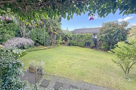 Photo of property in 199 Chelsea View Drive, Chatswood, Auckland, 0626
