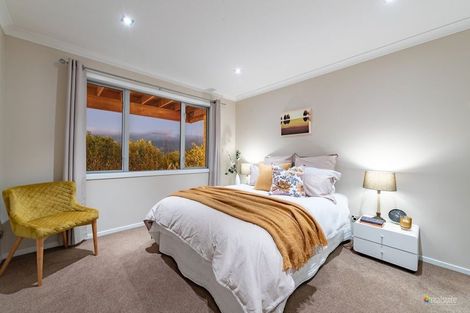 Photo of property in 25a Riverstone Drive, Riverstone Terraces, Upper Hutt, 5018