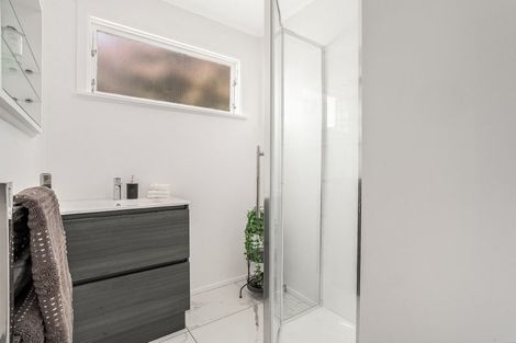 Photo of property in 18 Beazley Avenue, Paparangi, Wellington, 6037