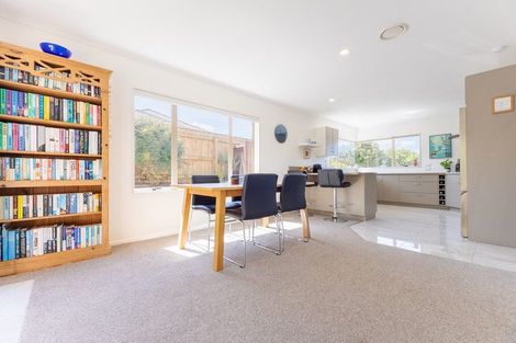 Photo of property in 8 Leanne Way, Waikanae Beach, Waikanae, 5036