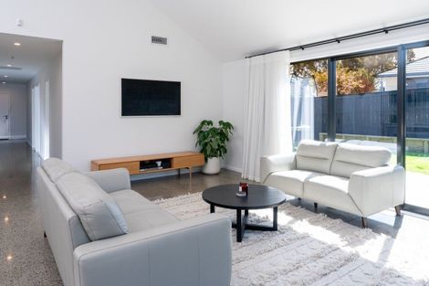 Photo of property in 51a Elizabeth Street, Waikanae, 5036