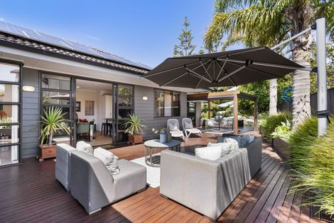 Photo of property in 105 Pine Harbour Parade, Beachlands, Auckland, 2018