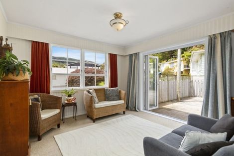 Photo of property in 13 Colonial Grove, Tawa, Wellington, 5028