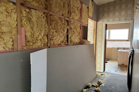 Photo of property in 95 Moorefield Road, Johnsonville, Wellington, 6037