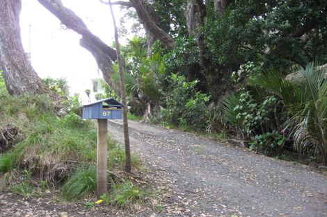 Photo of property in 87 Garden Road, Piha, New Lynn, 0772